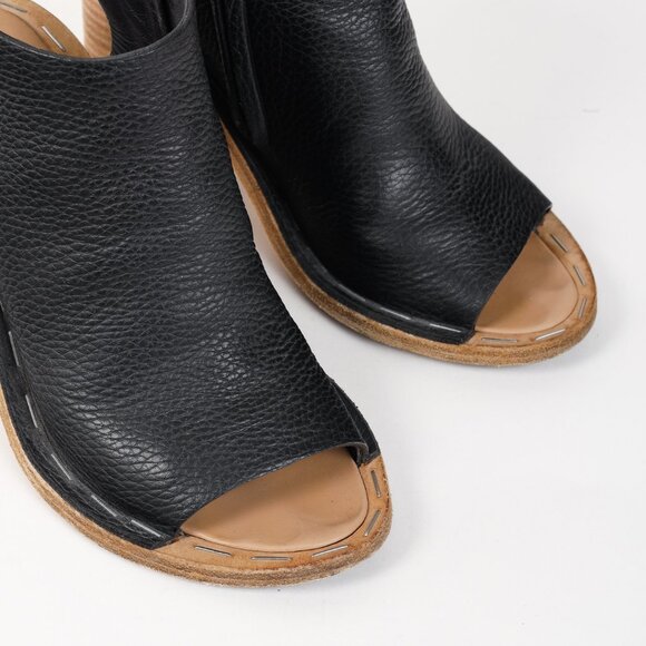 Balenciaga Black Pebbled-Leather Peep-Toe Sandals - Picture 6 of 11